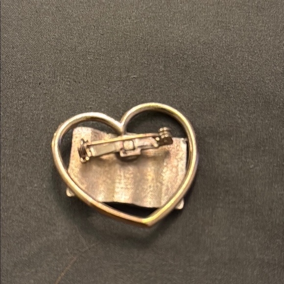 Gold Heart Brooch with Holy Bible Design - Picture 2 of 4